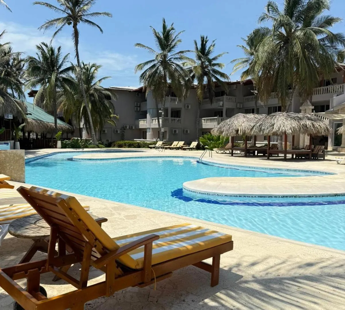 Playa Palmeras Beach Resort Cartagena Hotel