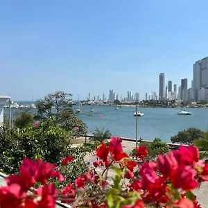 Dorado Plaza Calle Del Arsenal Cartagena